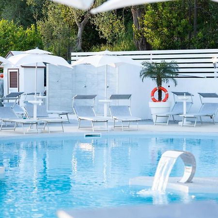 Hotel & Spa Relais Freedom Club Масса-Лубренсе Экстерьер фото