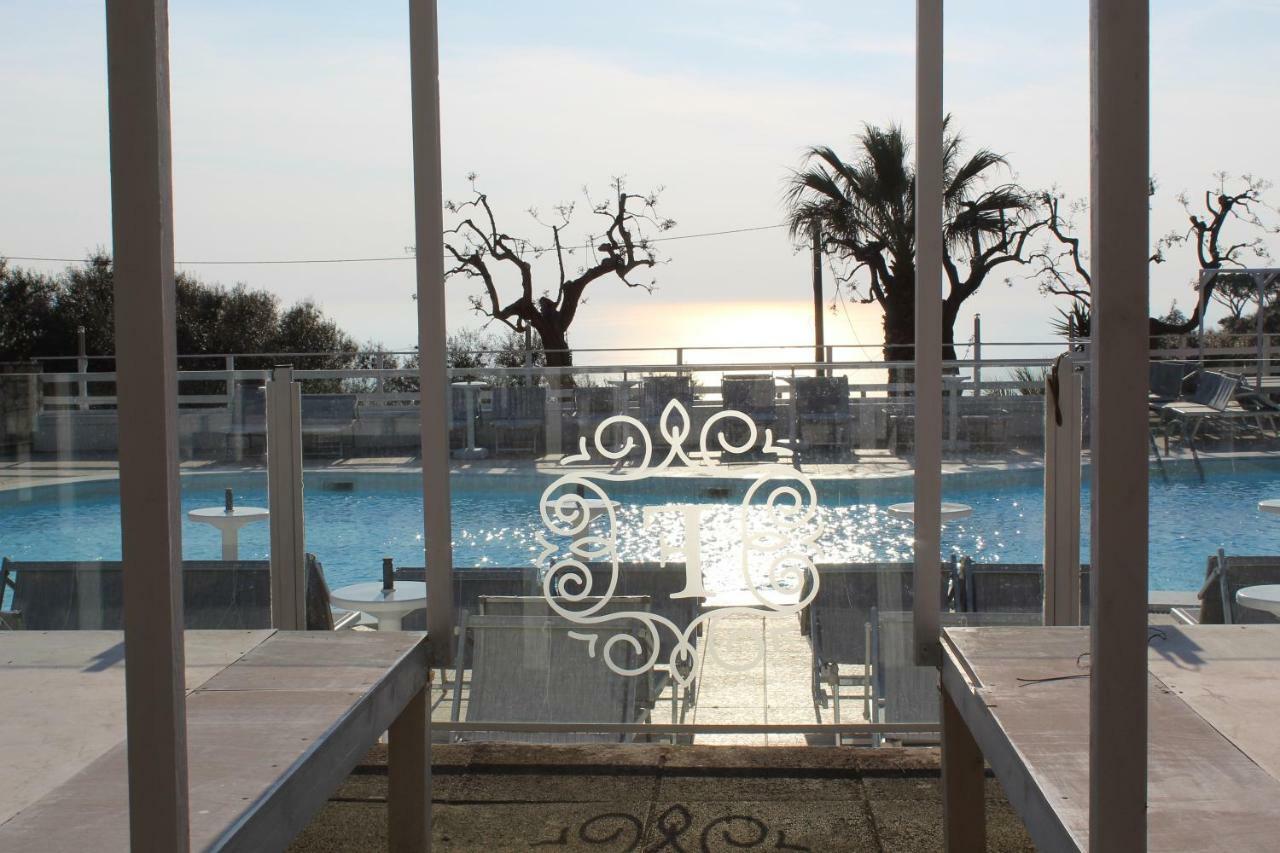 Hotel & Spa Relais Freedom Club Масса-Лубренсе Экстерьер фото